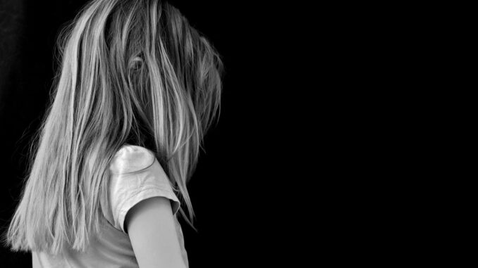 einsamkeit kind pixabay girl-3422711_1280