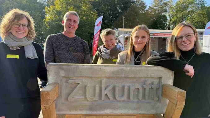 2025_10_06_Berufsparcours_Schulhof Kopie