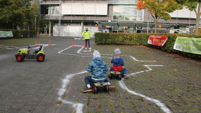 2025_10_06_Maustag_Straßenverkehrsamt_Bobby_Car_Verkehrswacht KopieINT